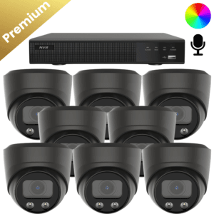 Acht schwarze Sony Dome Premium Full Color 4K Kameras, für durchgehende Farbwiedergabe 24/7 und zuverlässigen Ton dank eingebautem Mikrofon. Eine perfekte Kameraüberwachung für ein Unternehmen, ein großes Haus oder eine WEG.